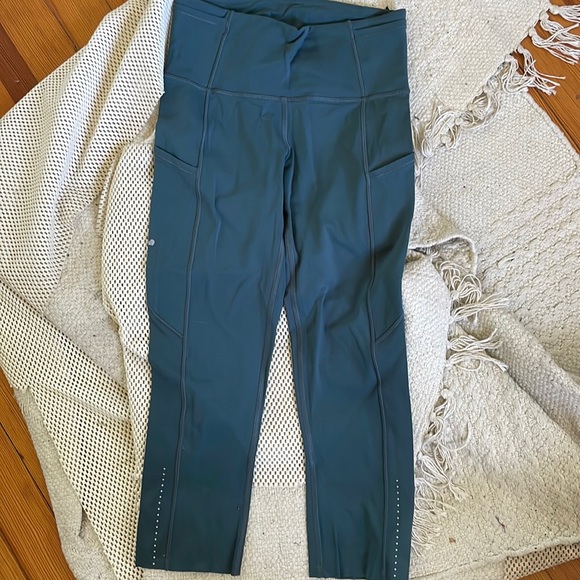 Lululemon Fast & Free Tight 19” size 4 in teal - Picture 1 of 7